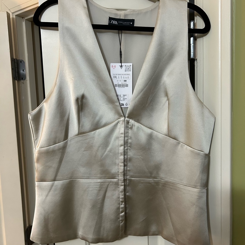 Zara Cream Sleeveless Blouse